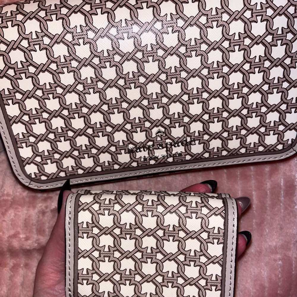Kate Spade Crossbody / Wallet ♠️ - Picture 9 of 9